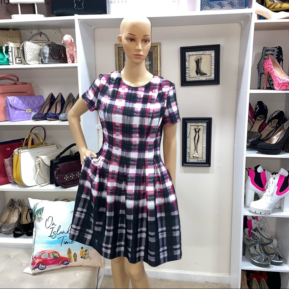 Vince Camuto Black/Pink Plaid Ruffle Short Sleeves Dress Size 6
